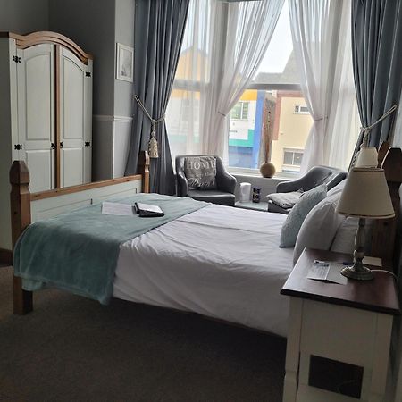 J'S Mayfair Guest House بلاكبول المظهر الخارجي الصورة