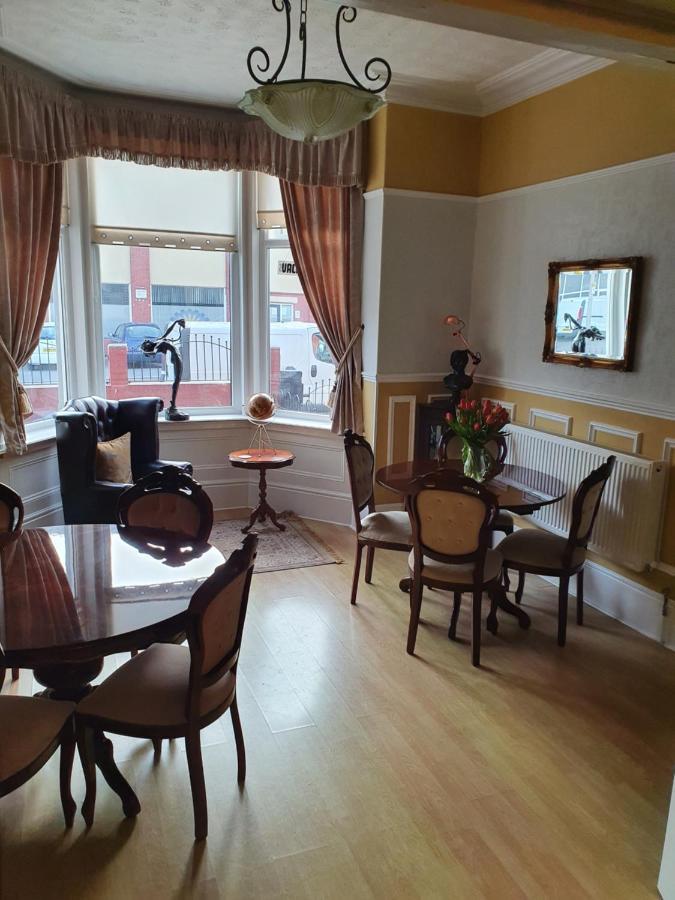 J'S Mayfair Guest House بلاكبول المظهر الخارجي الصورة
